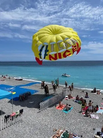 Proche Centre-Ville Nice Apartment